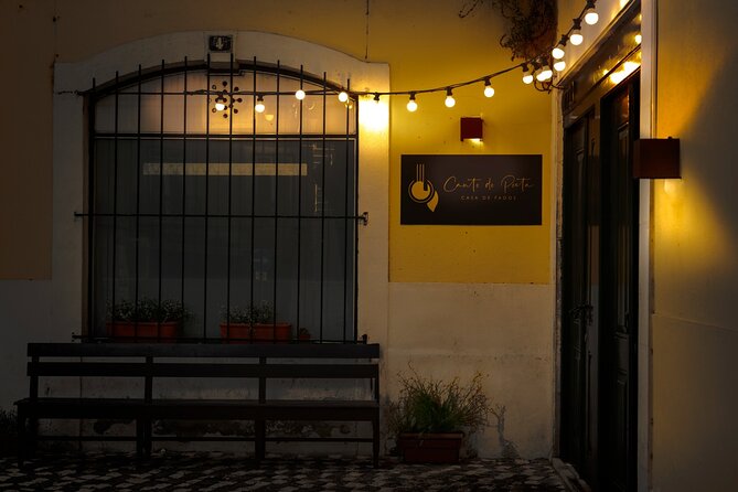 Lisbon: Dinner with Rising Stars of Fado at Canto do Poeta - Three or Four Short Sets of Fado