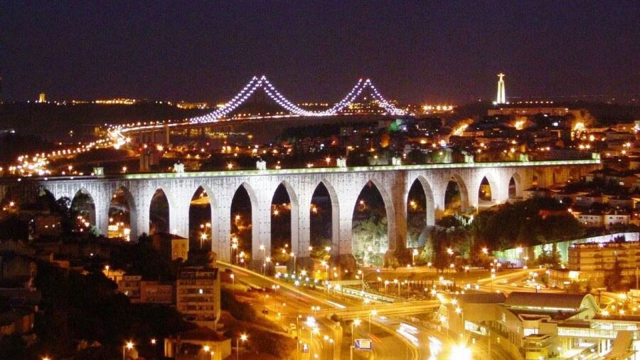 Lisbon: Evening City Tour with Dinner and Live Fado Show - Starting at Edward VII Park Viewpoint