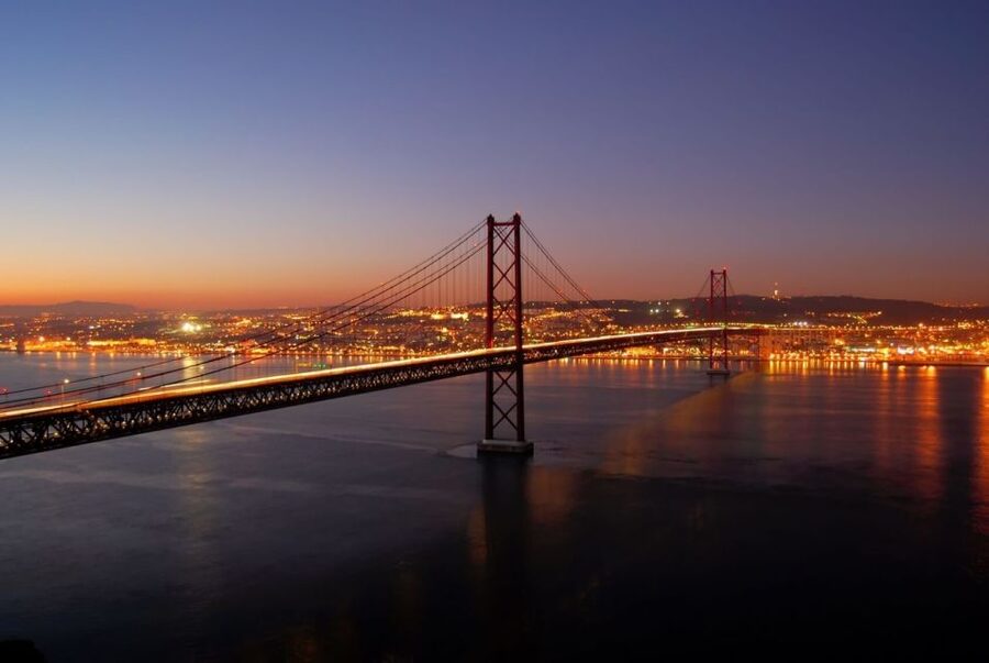 Lisbon: Evening City Tour with Dinner and Live Fado Show - Walking through Alfama before Fado
