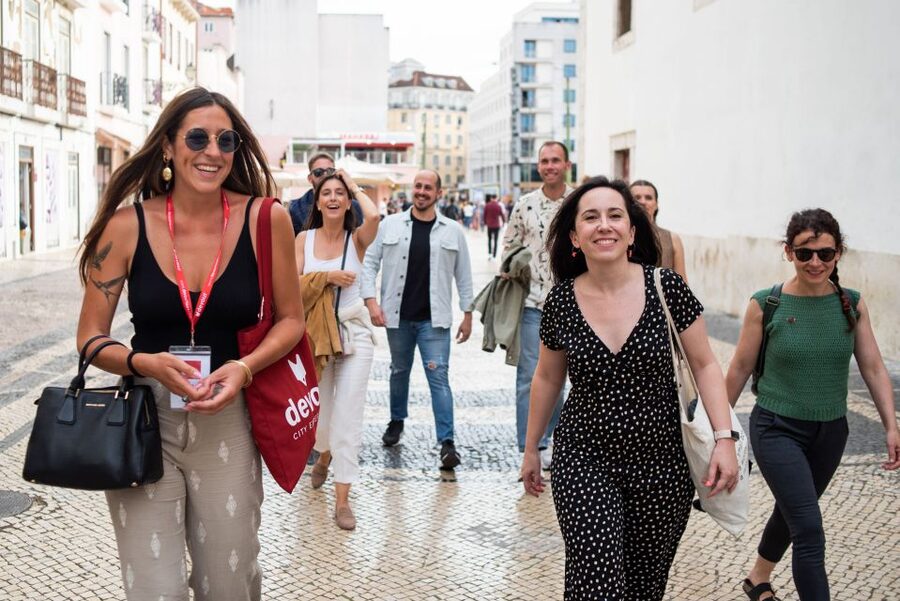 Lisbon: Fado & Food Tour with Live Show & Traditional Dinner - Homemade ginjinha in a local home