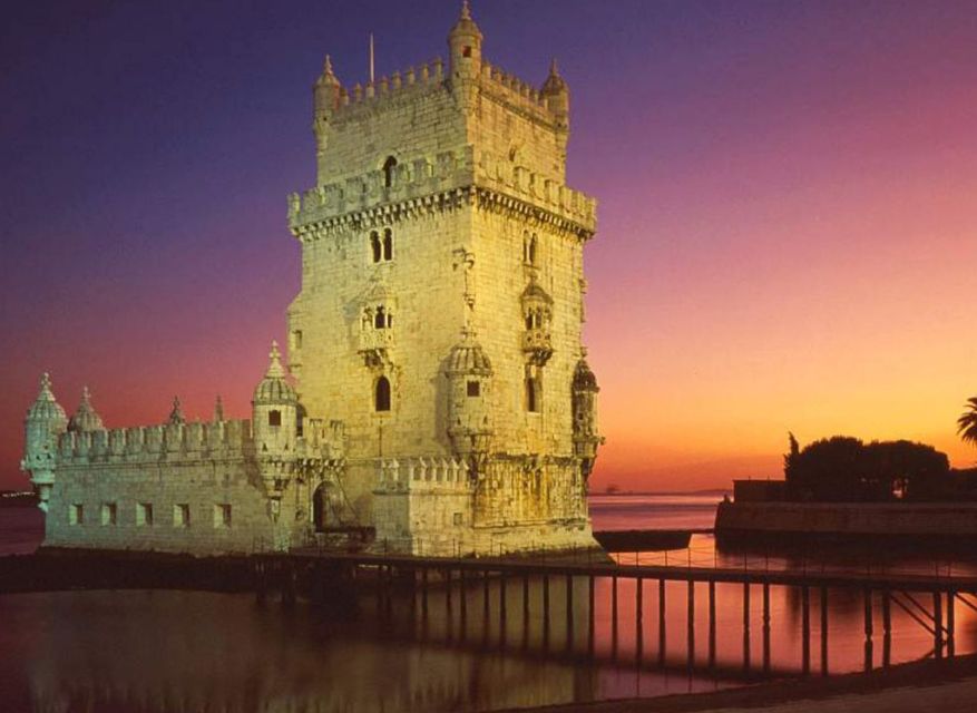 Lisbon: Fado Night Tour - Commerce Square and Lisbon’s earthquake story