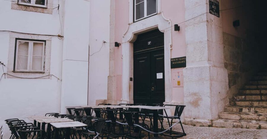Lisbon: Fado Night with Dinner in a Typical Fado House - Why Fado feels different from ordinary dinner music