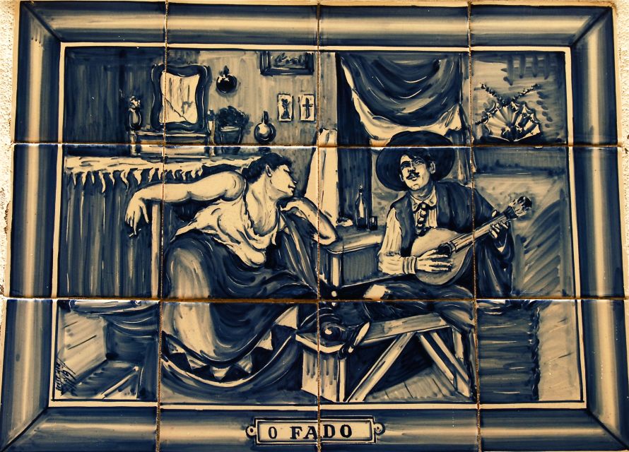 Lisbon: Fado Show and Portuguese Dinner - Why lyric translations make a difference