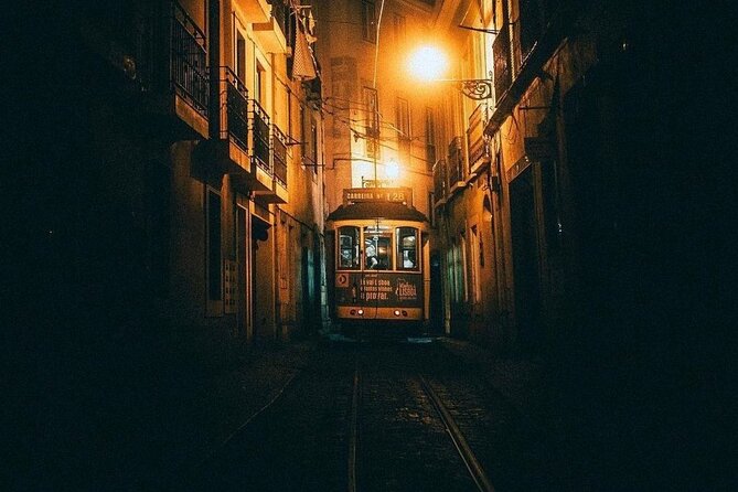 Lisbon Guided Tour with Live Fado Show and Traditional Dinner - A night drive and Lisbon from Senhora do Monte