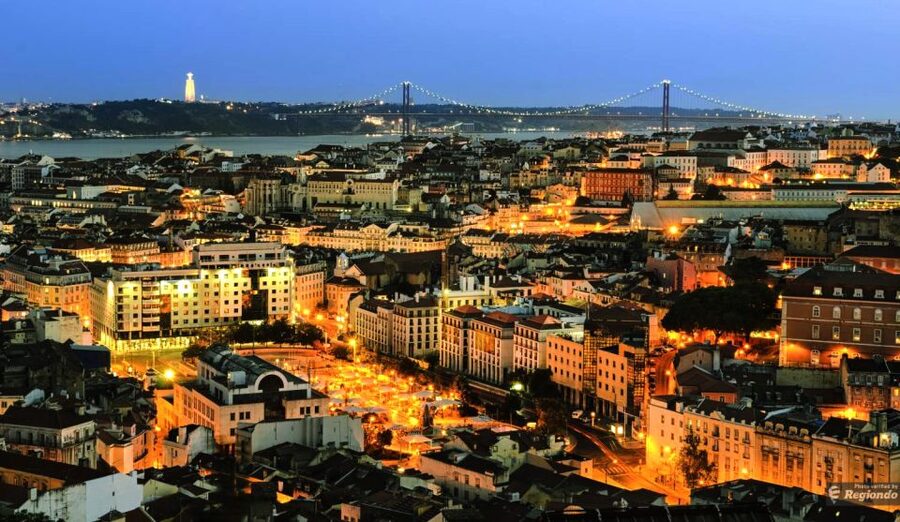 Lisbon: Luxury Fado Tour with Dinner included - Lisbon looks better after the tour buses leave