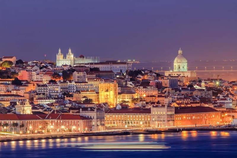 Lisbon: Private Night Tour with Fado Dinner Show - Why this four-hour Lisbon night tour works