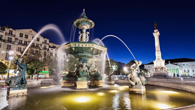 Lisbon: Private Night Tour with Fado Dinner Show - Seeing Lisbon’s center from a private vehicle