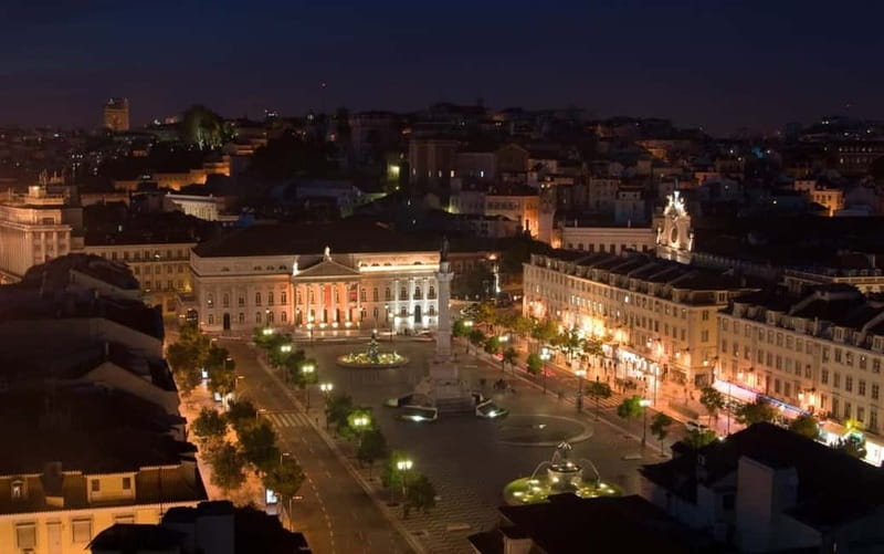 Lisbon: Private Night Tour with Fado Dinner Show - Dinner and Fado in Alfama