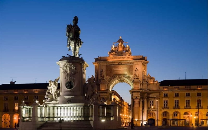 Lisbon: Private Night Tour with Fado Dinner Show - Our Lady of the Mount after dark