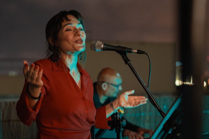 Lisbon: Rooftop Wine Tasting with Live Traditional Fado - Five wines and the 4 As method