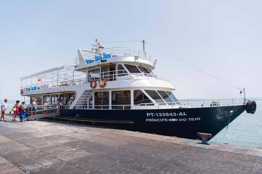 Lisbon: Tagus River Dinner Cruise with Live Jazz - The four main landmarks on the route