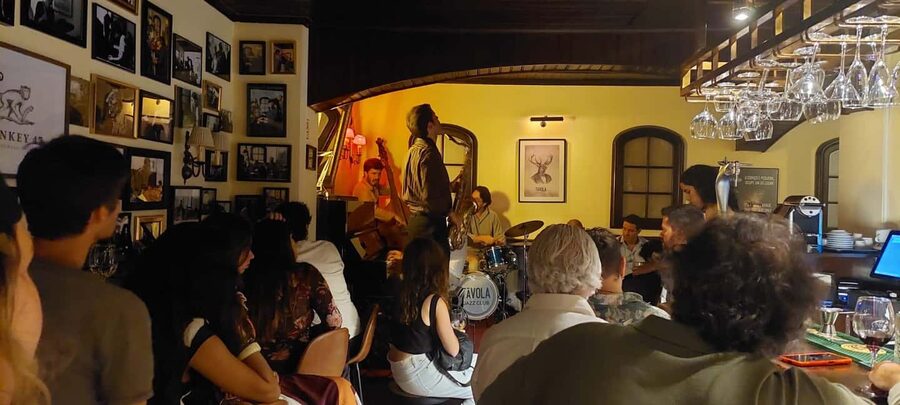 Lisbon: The best of Live Jazz in an intimate setting - Entering One of Lisbon’s Oldest Bars