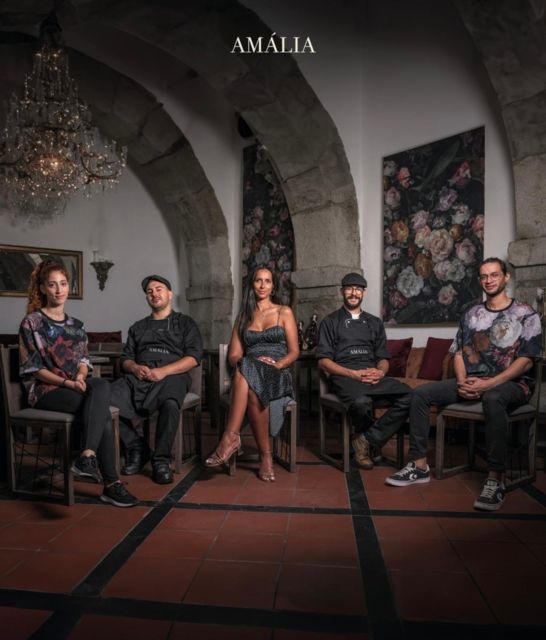 Live fado show in a restaurant - How the Two-Hour Evening Works
