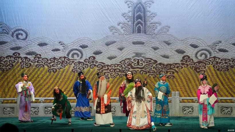 Liyuan Theater Beijing Opera Show Tickets - Who will enjoy this show most