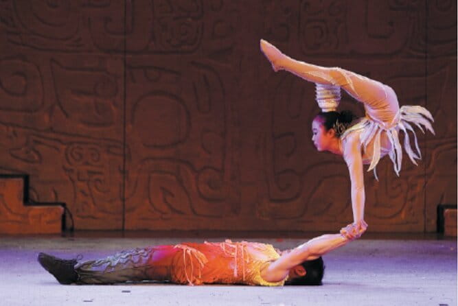Liyuan Theatre Peking Opera Ticket - The makeup, costumes, and movement are part of the story