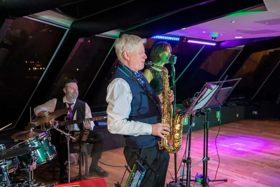 London: River Thames Dinner Cruise with Live Jazz - Key points to know before booking