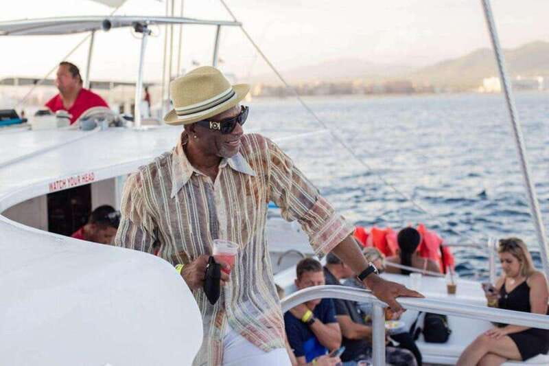 Los Cabos: Jazz & Wine Sunset Catamaran Cruise - Lover’s Beach and Land’s End at Sunset