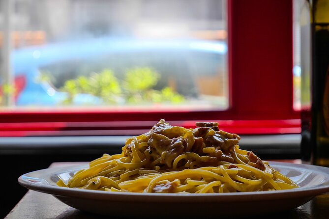 Make Pasta Carbonara from Scratch in a Jazz Club in Venice - The carbonara lesson, step by step