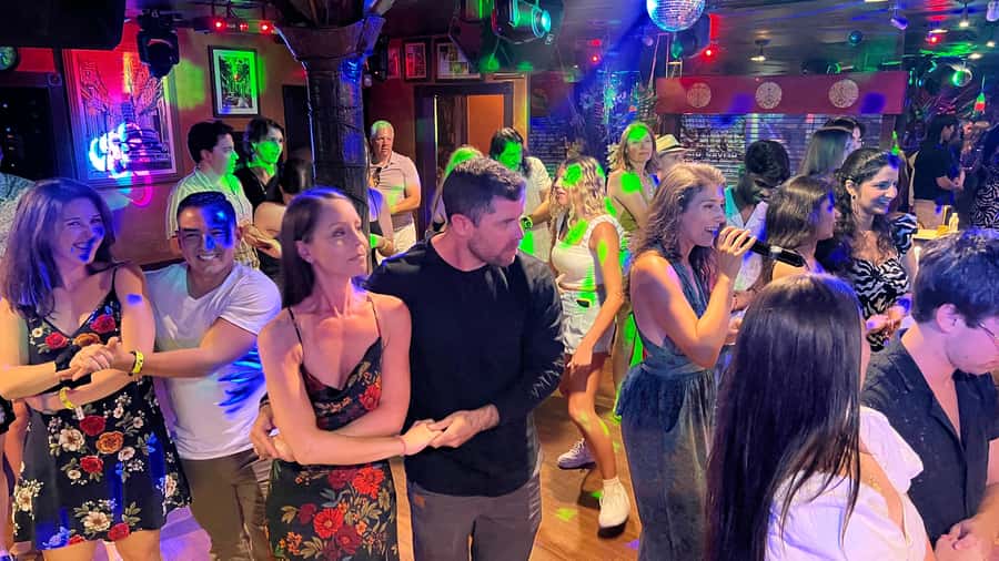 Mango's Miami: Salsa Lessons, Mojitos, Bites & Live Music - What the $79 Mango’s experience includes