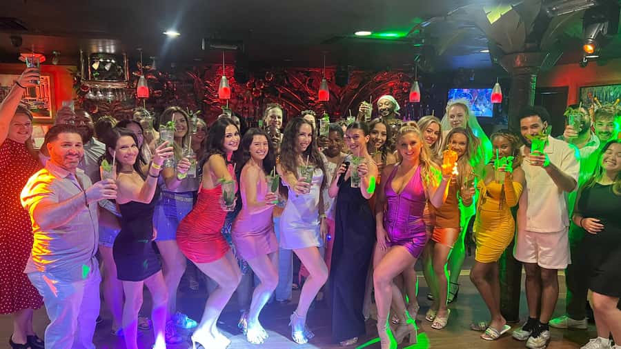 Mango's Miami: Salsa Lessons, Mojitos, Bites & Live Music - The 9 p.m. mojito and three appetizer break