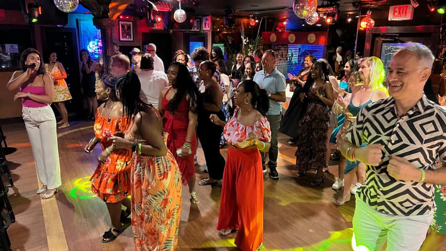 Mango's Miami: Salsa Lessons, Mojitos, Bites & Live Music - The 9:20 p.m. salsa lesson