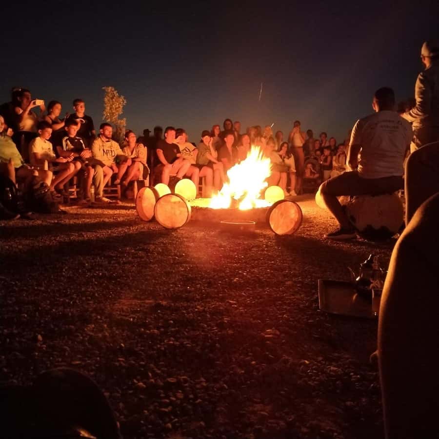 Marrakech: Agafay Desert Dinner, Live Music & Fire Show - Who should book this Agafay experience?