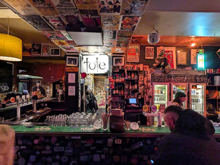 Melbourne Music Venue Pub Crawl with History + 2 Free Drinks - Why this crawl is different from an ordinary pub tour