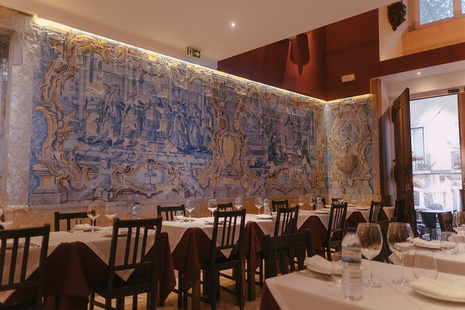 Mesa de Frades Dinner in Lisbon Fado Show Portuguese Live Music - What arrives at the dinner table