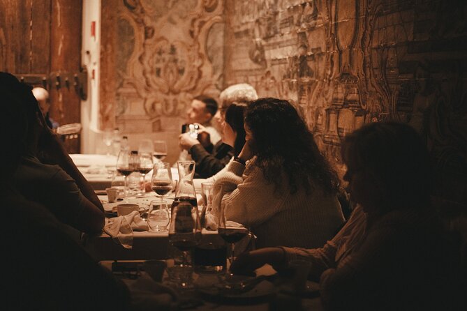 Mesa de Frades Dinner in Lisbon Fado Show Portuguese Live Music - Who will enjoy this dinner and show?