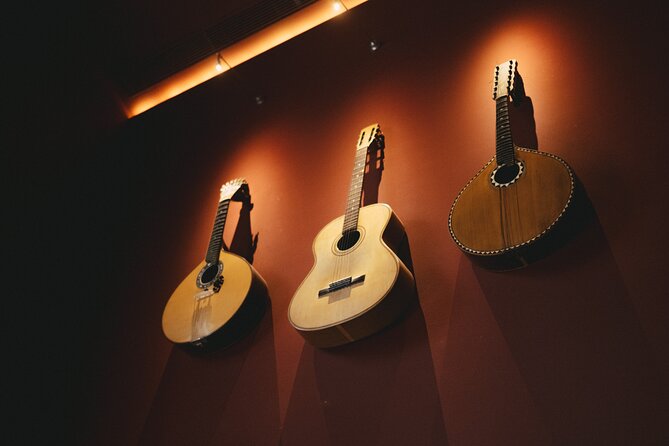 Mesa de Frades Dinner in Lisbon Fado Show Portuguese Live Music - How the Fado performances unfold