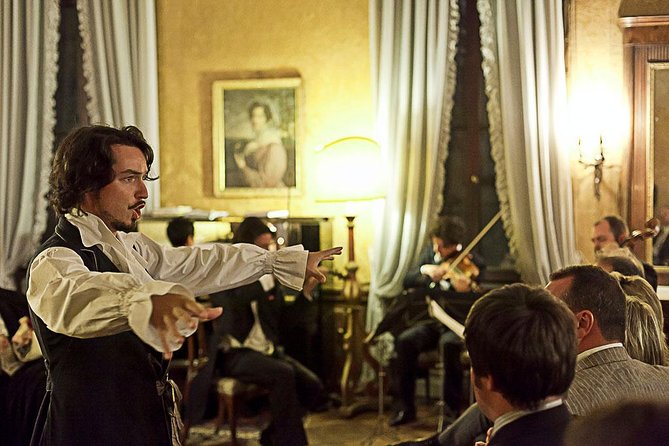 Musica a Palazzo 'Traveling Opera' Performance in Venice - Intermission, prosecco, and practical comfort
