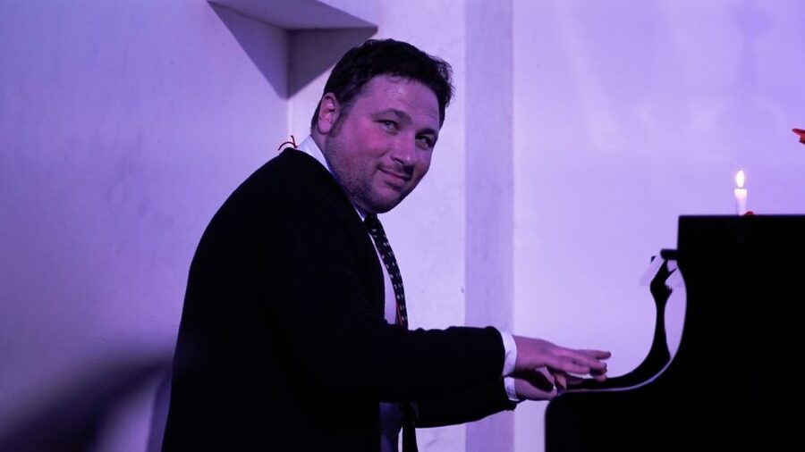 Naples: Traditional Neapolitan Music Concert - A one-hour program with changing pace