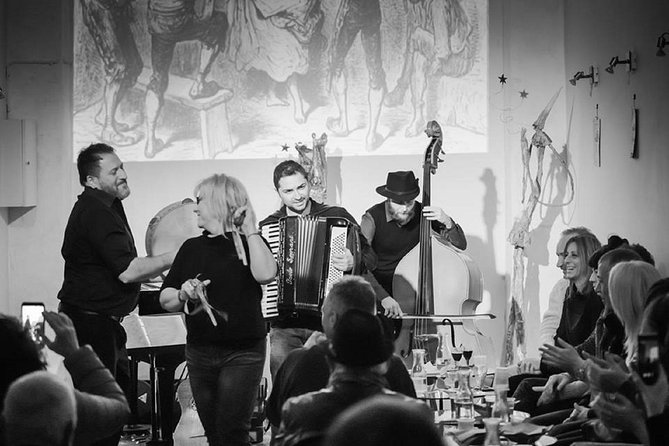 Napulitanata: Traditional Neapolitan Music Concert Ticket - Arriving at Piazza Museo Nazionale at 9 p.m.