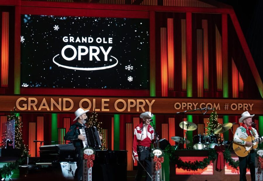 Nashville: Country Christmas Music Show at the Opry House - What the evening performance is like