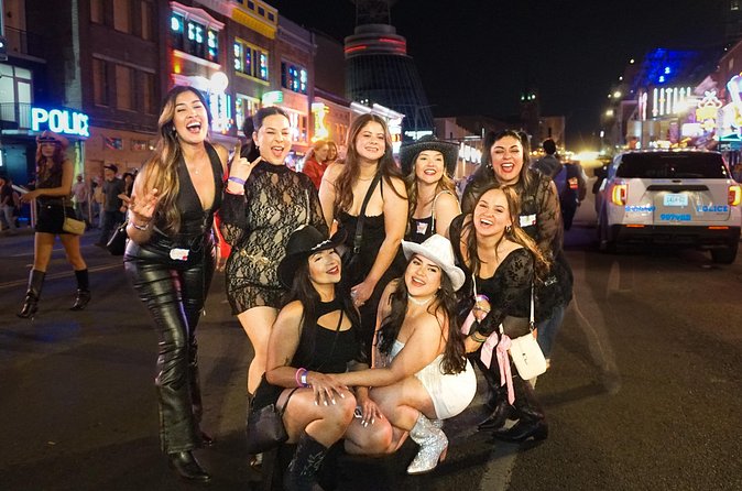 Nashville Live Music Bar Crawl with Local Venues & Drink Specials - Honky Tonk Central and the Broadway sound