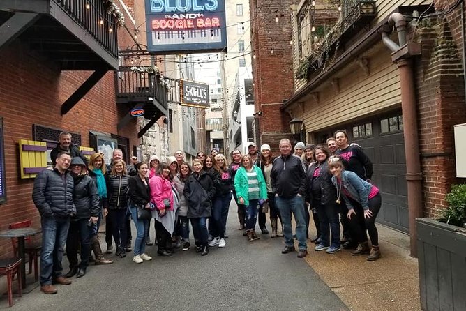 Nashville's Honky-Tonk Walking Sightseeing Pub Crawl - Four or five bars, local music, and room to settle in