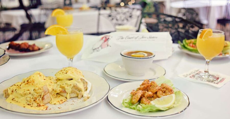 New Orleans: 'Court of Two Sisters' Jazz Brunch Buffet - The courtyard is worth the price of admission