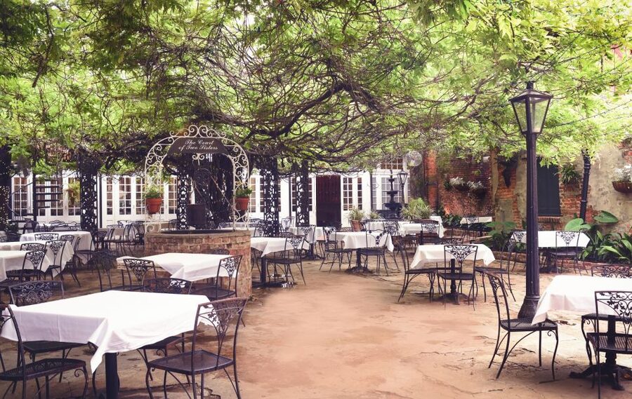 New Orleans: 'Court of Two Sisters' Jazz Brunch Buffet - Service is a major part of the experience