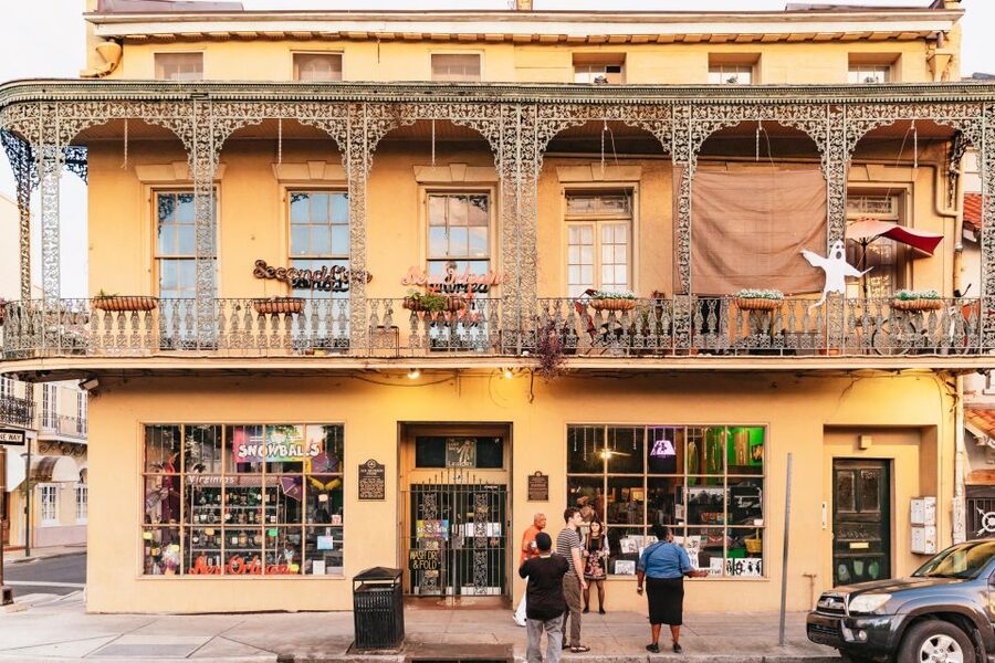 New Orleans: Jazz Roots Tour with Music, Culture & Drink - Frenchmen Street and the live music finish