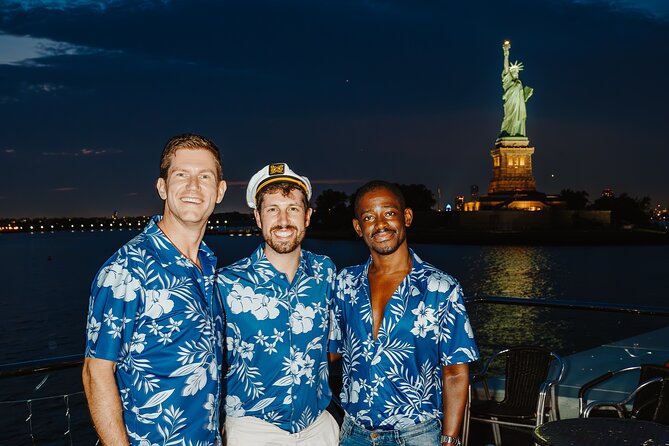 New York City Dinner Cruise on Luxury Yacht with Live Music - Lower Manhattan, One World Trade Center, and Governor’s Island