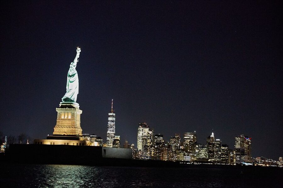 New York City: Holiday Jazz Classic Motor Yacht Cruise - Who will enjoy this cruise most