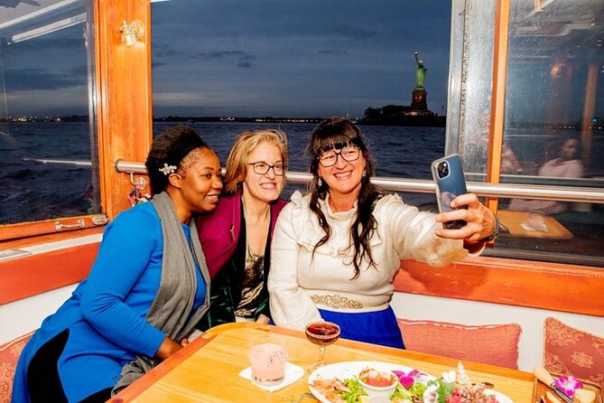New York Harbor Live Holiday Jazz Cruise - Why this holiday jazz cruise works so well