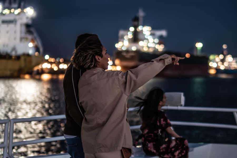 Newcastle: Harbour Dinner Cruise with Live Music - A three-course dinner, with drinks extra