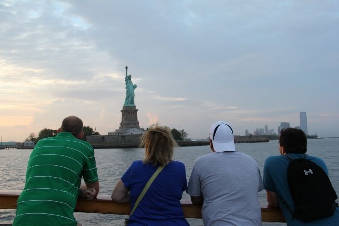 NYC: Evening Jazz Cruise on the Yacht Manhattan - Comfort, crowd size, and weather choices