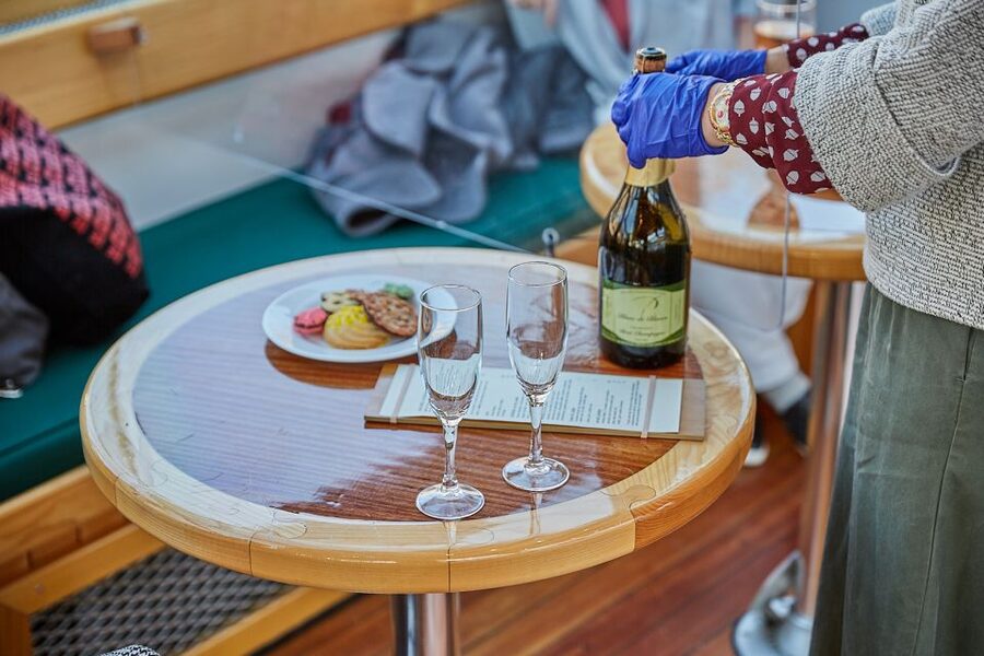 NYC: Holiday Yacht Cruise with Jazz, Cocoa & Carols - Who will enjoy it most