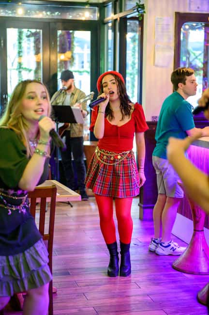 NYC: Immersive Dinner Show with Live Music - Who will enjoy this dinner show most