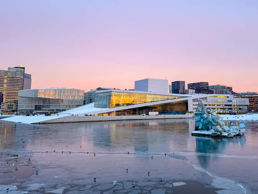 Oslo: 3-Course Dinner & Live Music Cruise on the Oslofjord - The first part of the sailing: Oslo opens from the fjord