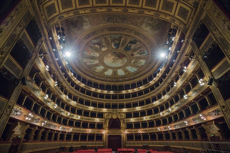 Palermo: Teatro Massimo Opera House Guided Tour - Starting in the foyer with sculptures and bronze light