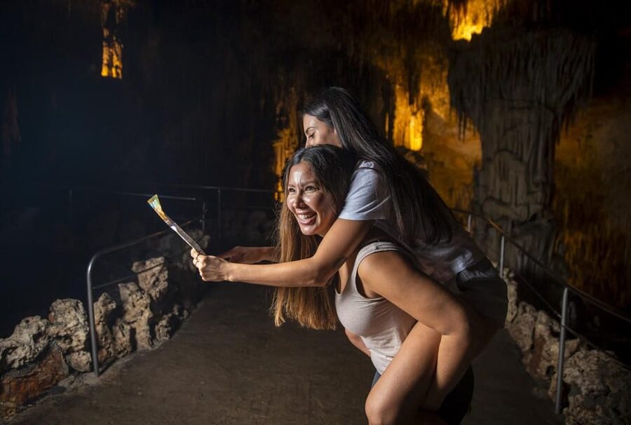 Palma: Caves of Drach Entrance, Music Concert, and Boat Trip - Lake Martel and the classical concert