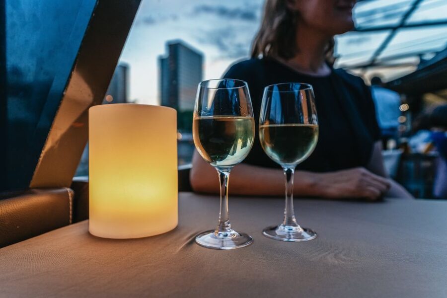 Paris: 3-Course-Dinner Cruise on the Seine with live music - Key things to know before booking